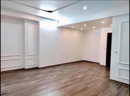 Bán gấp nhà nguyên căn trên đường Nguyễn Văn Linh, dtsd 45m2, giá nhỉnh 2.5 tỷ, lhcc