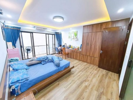 Bán nhà Ngọc Lâm, nhà đẹp lung linh, 45m2, 4 tỷ hơn