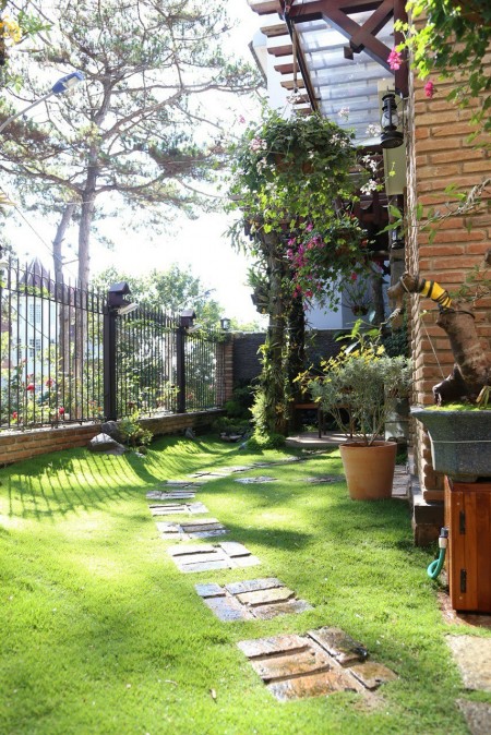 Cần bán nhà đẹp 2 mặt tiền đường thành phố Đà Lạt giá chỉ 9.6 tỷ, sổ riêng xây dựng