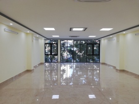 Cần cho thuê gấp Văn Phòng 90m2 tại phố Vũ Tông Phan Quận Thanh Xuân, giá 15 triệu/tháng