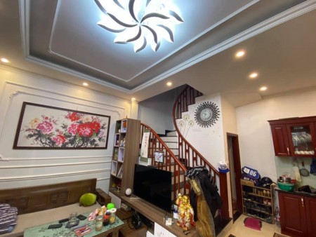 Bán gấp nhà Bồ Đề Long Biên tặng full nội thất - oto đỗ cổng - lô góc 57m giá 3,58 tỷ