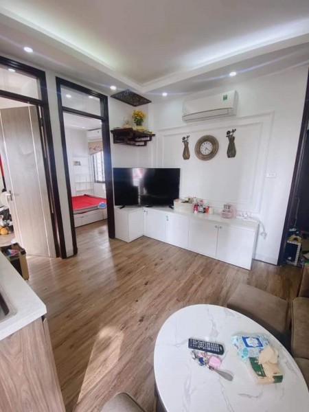 Bán nhà lô góc quận Bắc Từ Liêm, DT 50m2, nhỉnh hơn 3,2 tỷ. Liên hệ : 0384662187