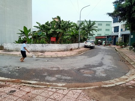 Bán lô góc Bát Khối mặt tiền kinh doanh đỉnh diện tích sử dụng 85.6m2, giá bán 6 tỷ 950.