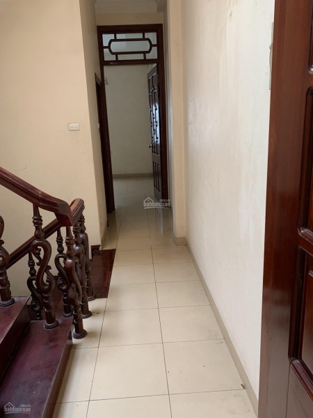 Chính chủ cần bán gấp nhà nguyên căn 3 mặt thoáng, gần chợ trường học, đúc kiên cố 4 tầg