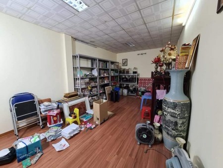 Bán nhà Ngọc Thụy Quận Long Biên diện tích sử dụng 63m², TM 8m, giá rẻ 2.6 tỷ, thương lượng