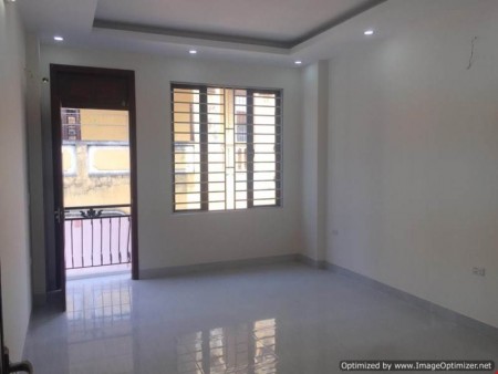 Bán nhà Vĩnh Hưng, Hoàng Mai mặt tiền rộng diện tích 33m2 giá chỉ 1 tỷ hơn, sổ sẵn chính chủ