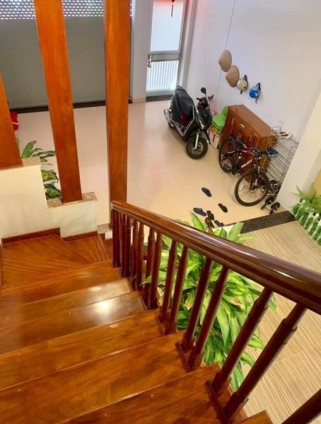 Ô tô đỗ, kinh doanh tốt. Phan Kế Bính dtsd 48m2, 5 tầng, mt 5m giá bán 10.6 tỷ, bàn giao ngay