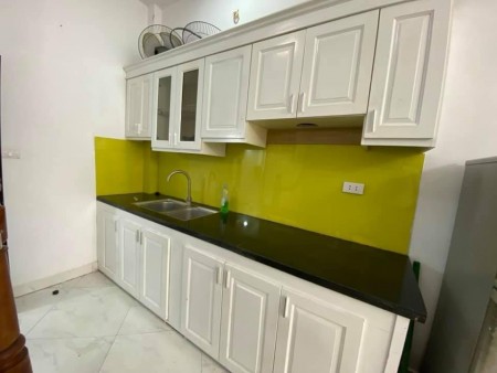 Bán Nhà Phố Vĩnh Hưng diện tích sử dụng 35m2, 4 tầng đúc kiên cố, giá chào 3,25 tỷ