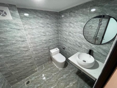 Bán gấp nhà nguyên căn phố Quan Nhân Thanh Xuân, dtsd 48m2, 5 tầng, giá 4.3 tỷ, lhcc