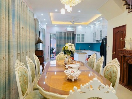 Bán nhà Văn Quán diện tích 86m2 4 tầng giá bán 8.9 tỷ khu an sinh cực tốt, lh 0912203766