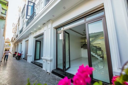 Bán 3 căn độc lập ngay sau nhà mặt đường 17 Bùi Thị Tự Nhiên, pháp lí dầy đủ, sổ sẵn