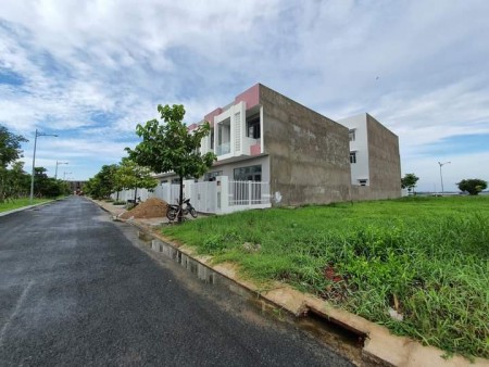 Bán lô góc 2 mặt tiền Đường Trần Bạch Đằng 10x20m Hướng tây nam Gía đầu tư 3 tỷ xxx