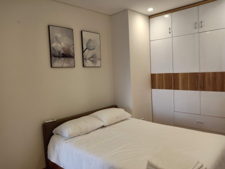 Cho thuê Chung cư Hong Kong Tower Đê La Thành, căn 2PN, full đồ, 15.5 triệu/tháng. Lh 0377983070