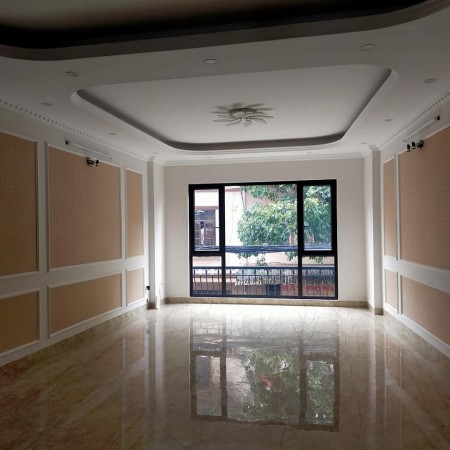 Bán nhà nguyên căn nằm trên đường Dương Quảng Hàm Quận Cầu Giấy, còn mới, kd đỉnh
