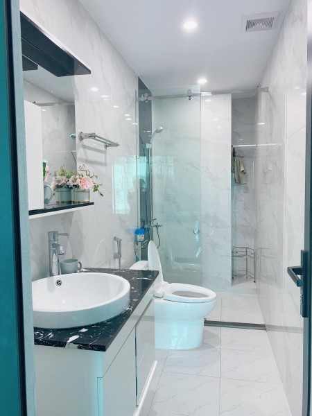 Chính chủ cần bán Nhà 5 tầng dt 45m2, 4 ngủ mặt tiền 4m phố Hoàng Liệt Quận Hoàng Mai