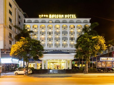 Mặt phố Nguyễn Chí Thanh, 71m2, MT 8m, 5T, vỉa hè rộng, kinh doanh đỉnh, 29 tỷ.
