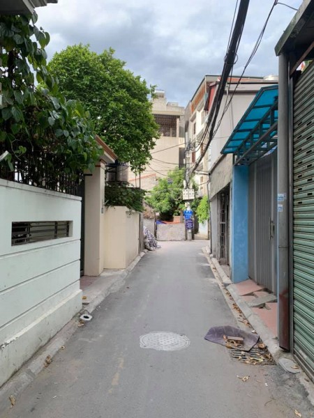 Cần bán đất diện tích 37m2, đất 2x tỷ, Nguyễn Văn Cư, Long Biên, 2 mặt thoáng, ô tô đỗ cổng