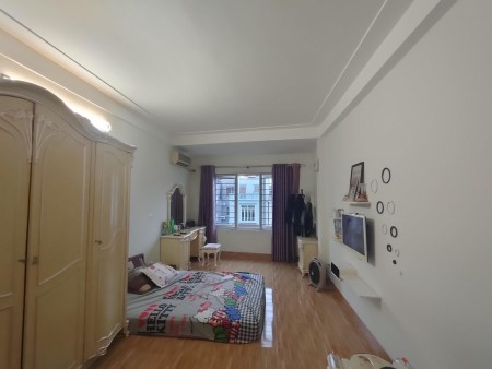Bán nhà Bồ Đề, Gần hồ ở luôn, diện tích sử dụng 37m2, 5 tầng, 3.1 tỷ lh 0981524645