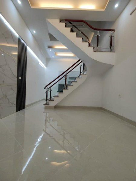 Cần bán nhà gần tâm điểm Hai Bà Trưng Quận chỉ 1.7 tỷ, sổ đỏ chính chủ sẵn sàng giao dịch