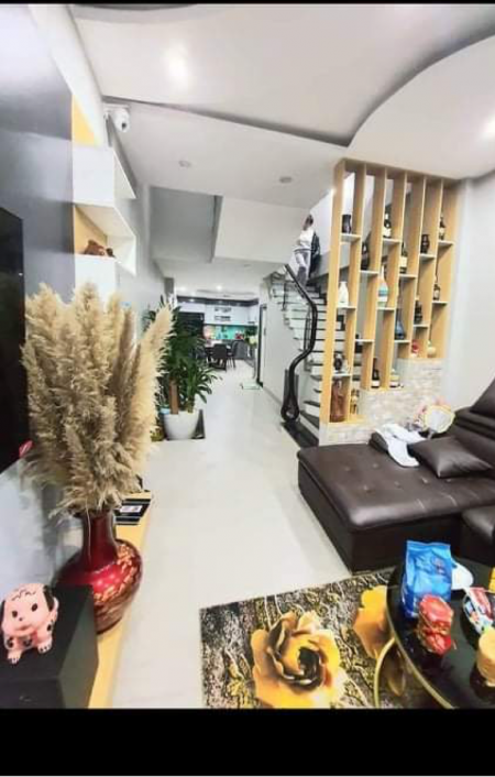 Bán nhà Bồ Đề Quận Long Biên ô tô vào nhà diện tích 55m2, đúc kiên cố 5 tầng giá chỉ 7,5 tỷ