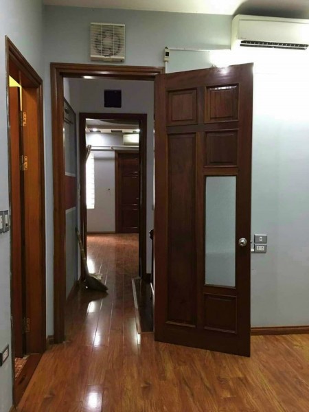 Bán nhà Quang Trung giá bán 2.6 tỷ, 4 tầng đúc đẹp, kinh doanh ô tô đỗ gần, lh 0977690119
