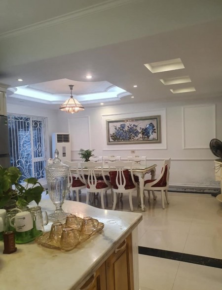 Nhỉnh 17 tỷ sở hữu ngay biệt thự khu đô thị Văn Phú, diện tích 215m2, mặt tiền 10M
