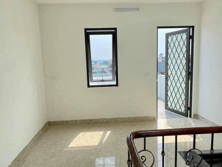 Bán gấp nhà nguyên căn đường Thượng Thanh Quận Long Biên, dtsd 32m2, giá nhỉnh 2 tỷ