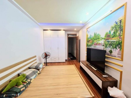 Bán Gấp Nhà Đẹp phố Giáp Bát kinh doanh, văn phòng tặng Full Nội Thất 5 tầng đúc kiên cố