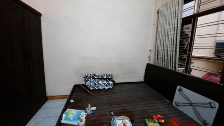 Bán nhà nguyên căn Lạc Long Quân gần đường Bưởi dt 32m2, mt 3.5m, giá 2.5 tỷ, lh 0975513371