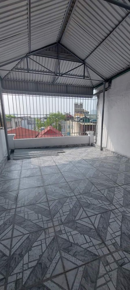 Nhà đẹp Bát Khối diện tích sử dụng 40m2, giá bán 2 tỷ 850 tỷ ô tô vào nhà, dân cư tri thức