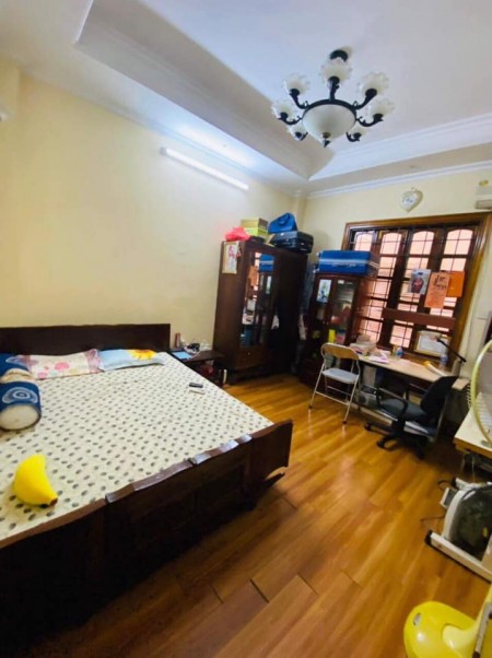 Hoàng Hoa Thám diện tích sử dụng 30m2 4 tầng, gần phố, giá bán 2.65 tỷ, LH 0988899816