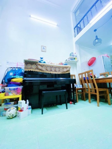 Bán nhà nguyên trung tâm Đống Đa gần phố nhỏ xinh giá tốt 3 tầng giá tốt 3 tỷ lh 0936505084