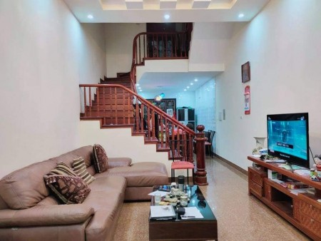 Bán nhà khu tập thể 918 Phúc Đồng, diện tích sử dụng 60m2, 4 tầng, Gara, giá hợp lý
