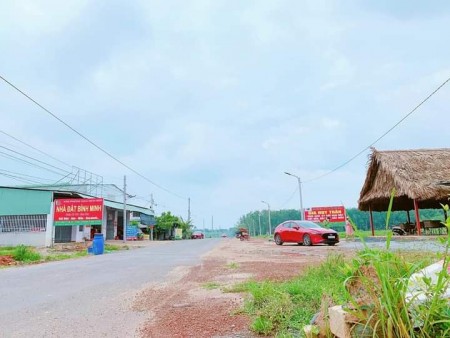 Bán đất mặt nhựa đường 40 vành đai Becamex Chơn Thành diện tích 5*50 có 100m2, thổ cư