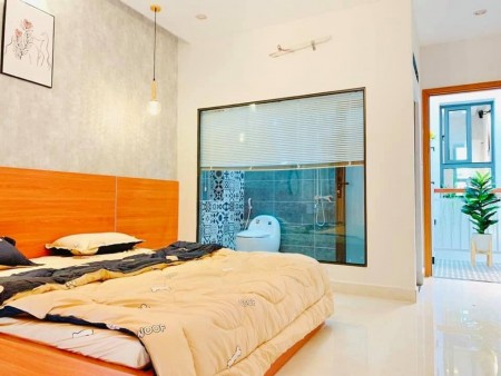 Hạ Cực sâu hơn 1.5 tỷ nhà đẹp 5 tầng BTCT sát MT Võ Văn Kiệt Quận 1