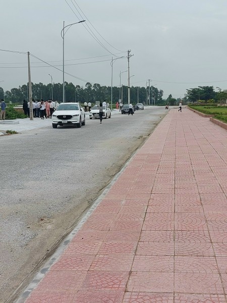 Đất mặt tiền đi khu du lịch biển Hải TIến - Mặt bằng 04 Hoằng Đạo, pháp lí rõ ràng, lhcc