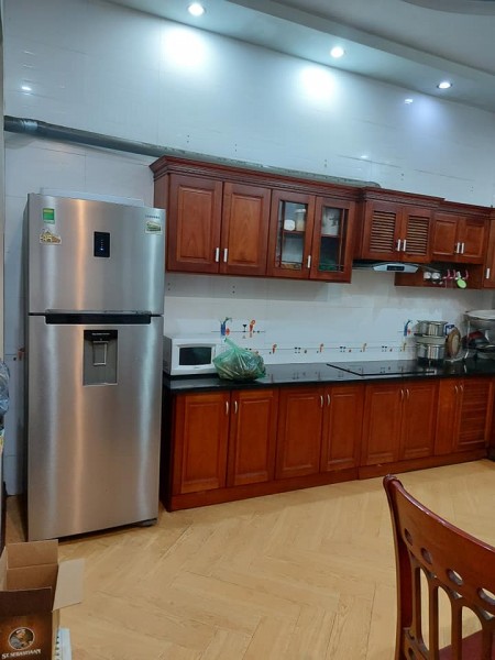 Nhà phân lô ô tô tránh 2 thoáng vỉa hè rộng 64m MT 4 giá đẹp 12,2 tỷ cầu giấy