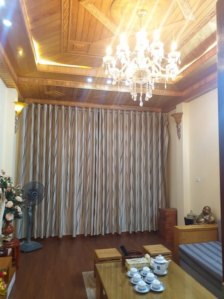 Bán nhà Đức Giang Long Biên nhà đẹp ở ngay phân lô tránh dt 45m2 chỉ còn 4,45 tỷ