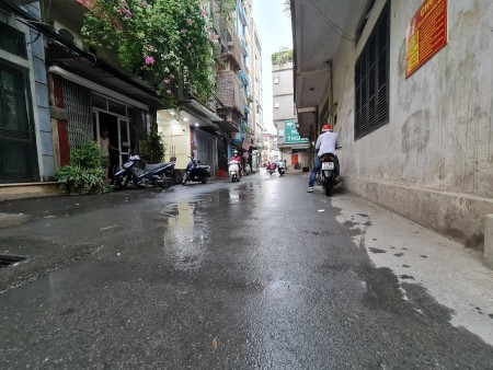 Giá chỉ 5 tỷ có nhà ô tô đánh 1 lái vào nhà ở Trung tâm Quận Thanh Xuân, lh 0348693052