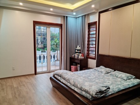 Bán nhà Thái Thịnh thang máy xịn thiết kế hợp lý thoáng sáng 56m2 giá 8.5 tỷ