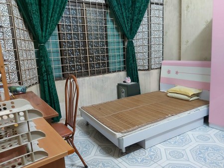 Cần bán nhà phường Văn Chương Quận Đống Đa, diện tích 28m2 đúc 4 tầng, giá rẻ