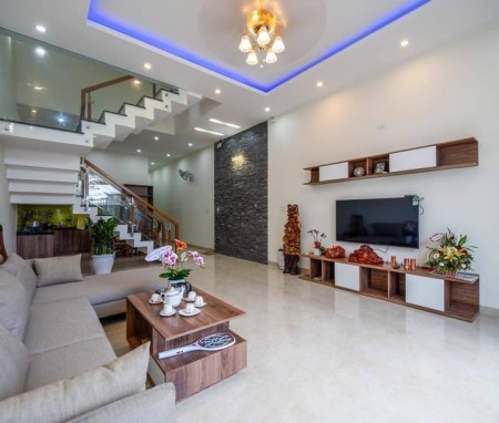 Nhà đẹp phố Minh Khai Quận Hai Bà Trưng dt 55m2, khu phân lô ô tô tránh 10m2, giá 6.1 tỷ
