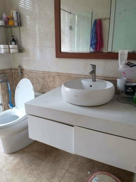 Bán nhà nguyên căn đẹp giá siêu tốt, có 102 khu dân cư đông đúc, liên hệ 0985158486