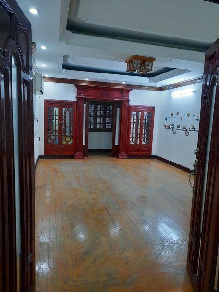 Bán nhà ô tô tránh phố Hoàng Quốc Việt đúc kiên cố 4 tầng kiên cố, khu dân cư hiện hữu