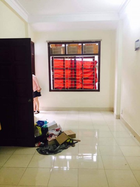 Chỉ hơn 2 tỷ có ngay nhà 30m2 phố Thịnh Quang Đống Đa cách ô tô 10m, lh 0961928336