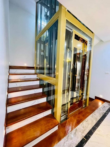 Siêu phẩm phố Ngọc Thuỵ Long Biên dtsd 55m2 Thang máy xịn xò, ô tô đỗ cửa tiềm năng cao