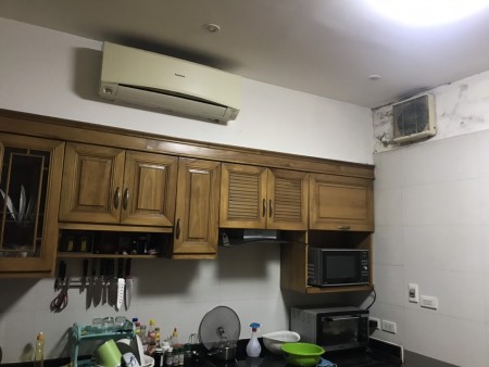 Bán nhà Phạm Văn Đồng, ngay gần siêu thị metro, 2 phút ra phố, sổ sẵn chủ bàn giao ngay