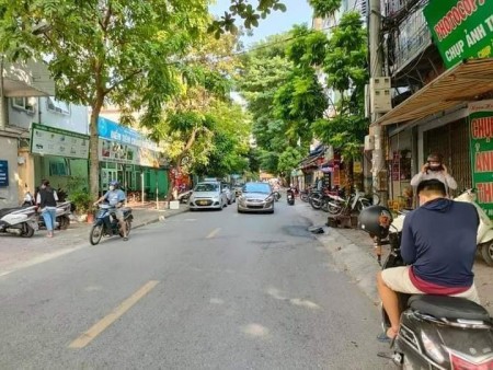 Cần bán gấp nhà cấp 4 mặt phố Nguyễn viết Xuân, siêu hiếm, vị trí vàng trong kinh doanh