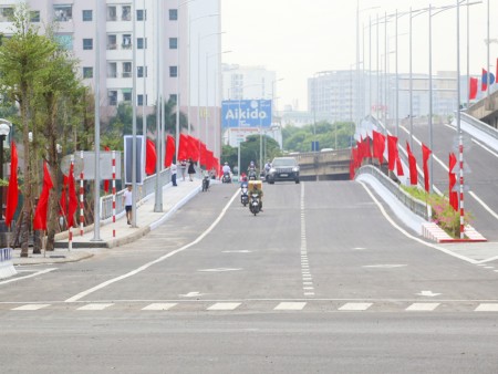Bán nhà Ngọc Hồi, Linh Đàm, ô tô, KD, 53m2x 4T, MT 4.6m, giá 4.95 tỷ. LH 0966456918.