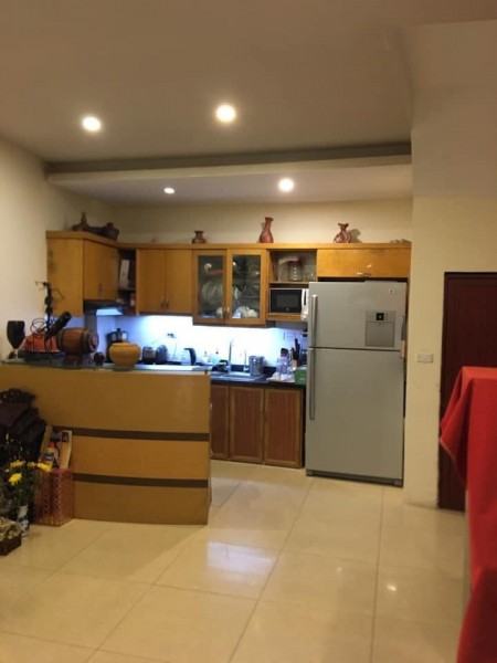 Bán nhà gấp nhà Tôn Đức Thắng, diện tích 60m2, đúc kiên cố, giá. bán 3.2 tỷ, hướng tốt